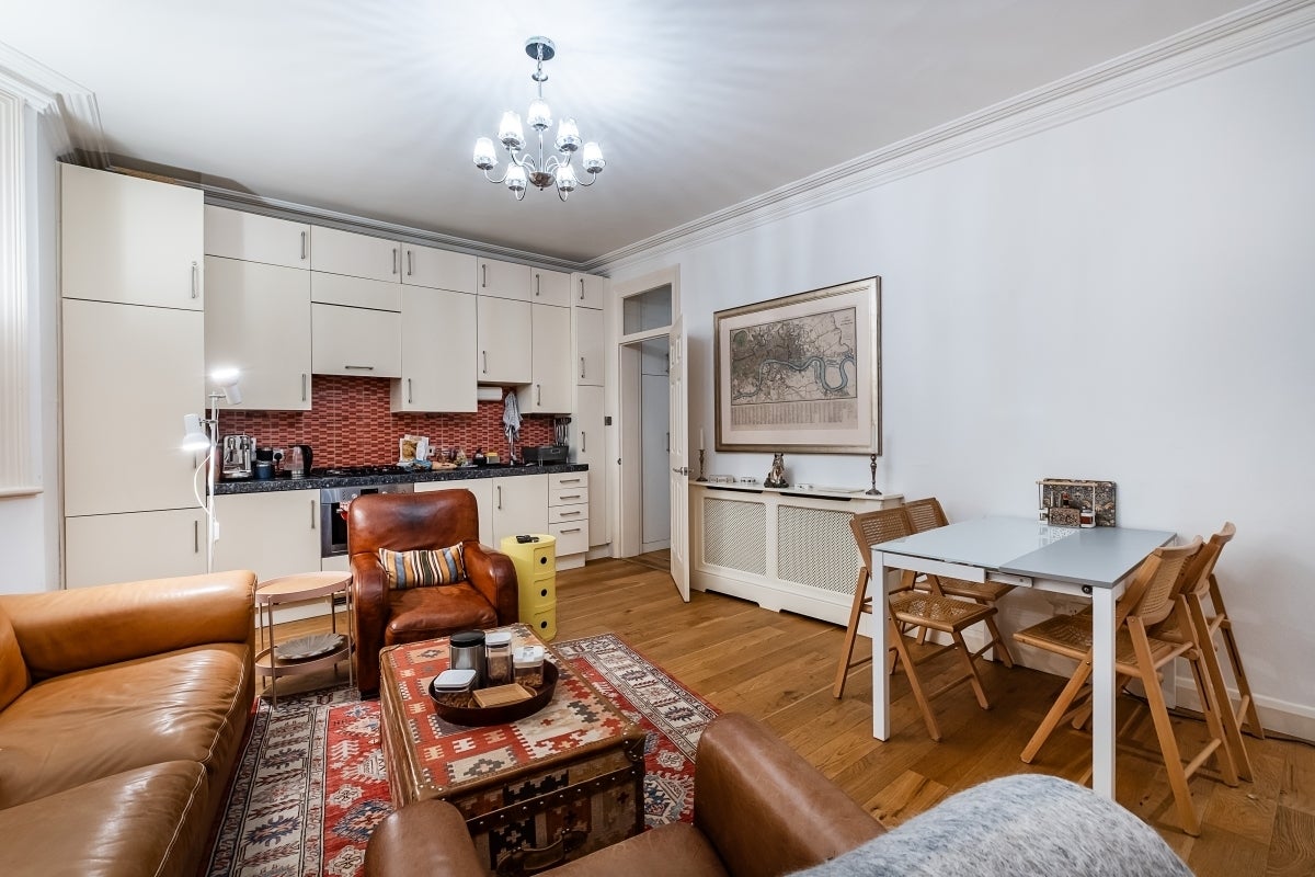 Flat Castle Lane in City of Westminster