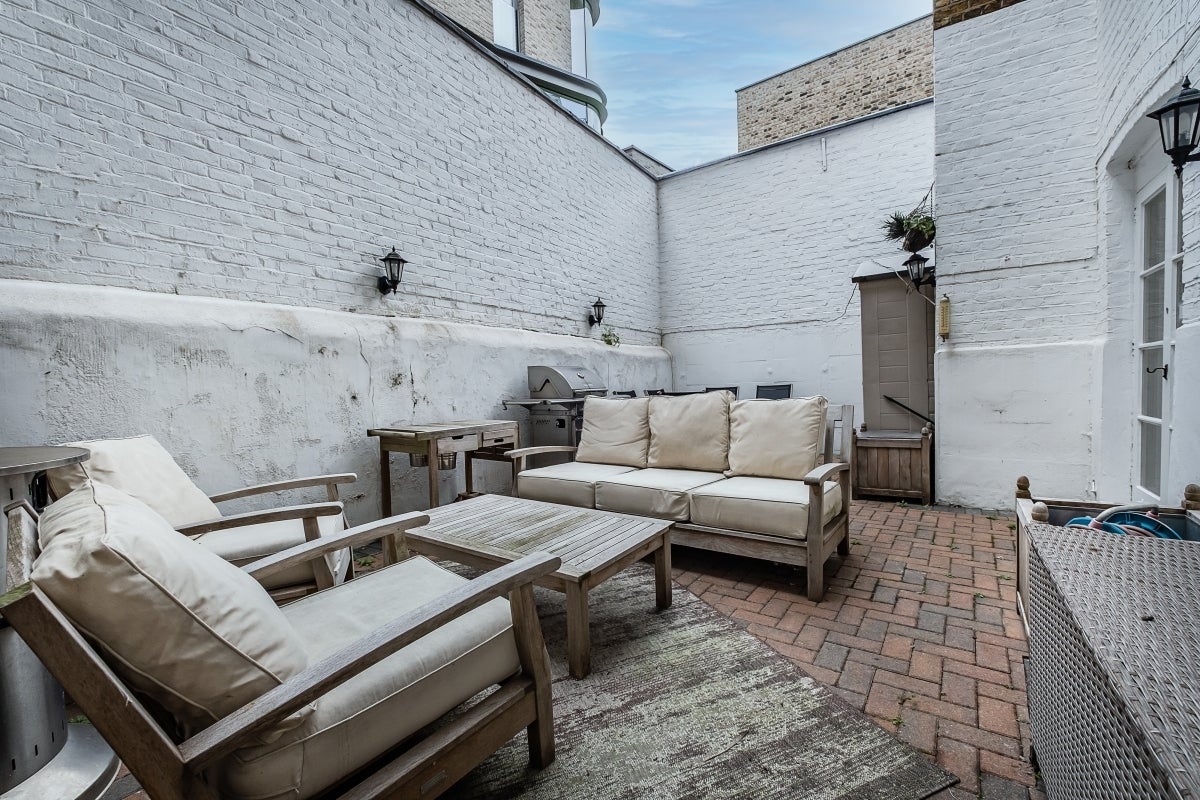 Flat Castle Lane in City of Westminster