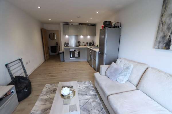 Flat Eccles New Road in Salford