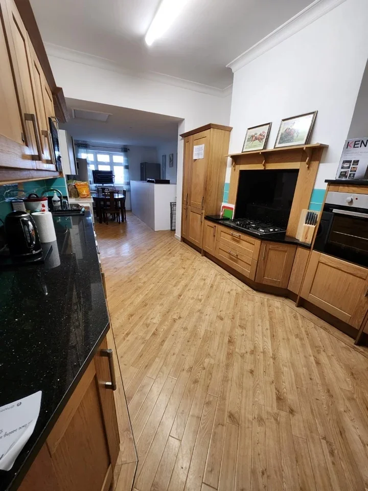 Room Maidstone Road in Chatham