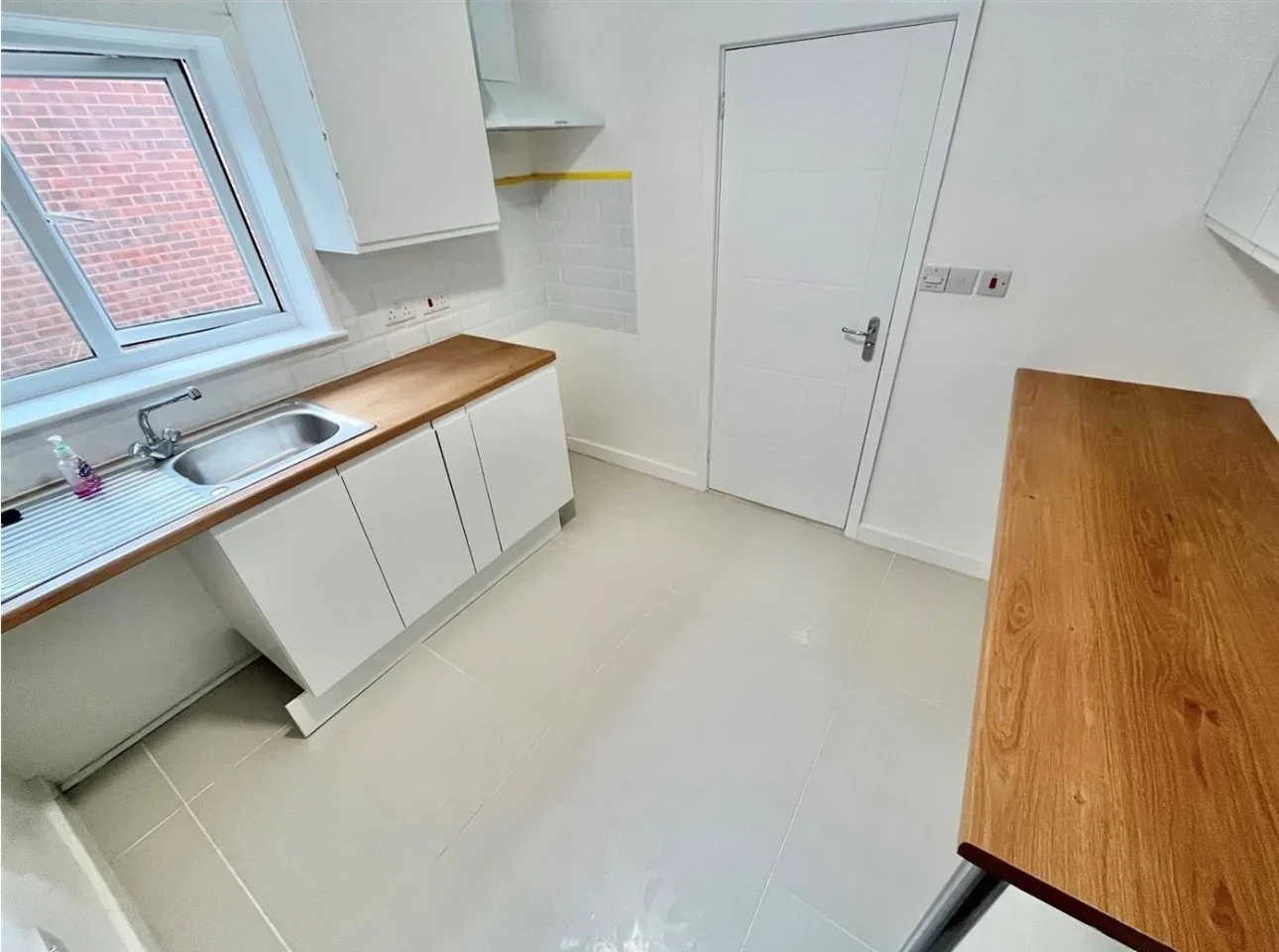 Flat Tennyson Road in Luton