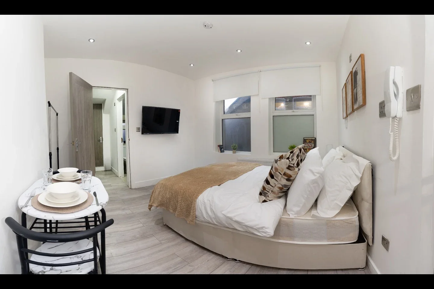 Flat Mitcham Road in Greater London