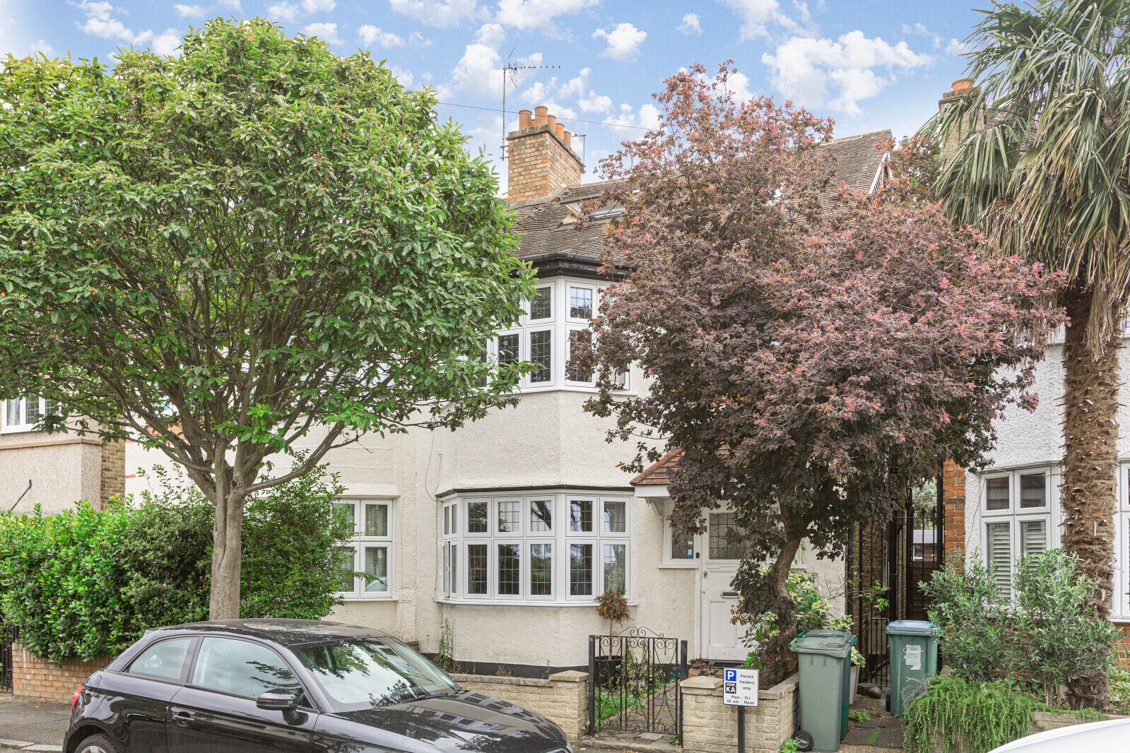 House Melliss Avenue in Greater London