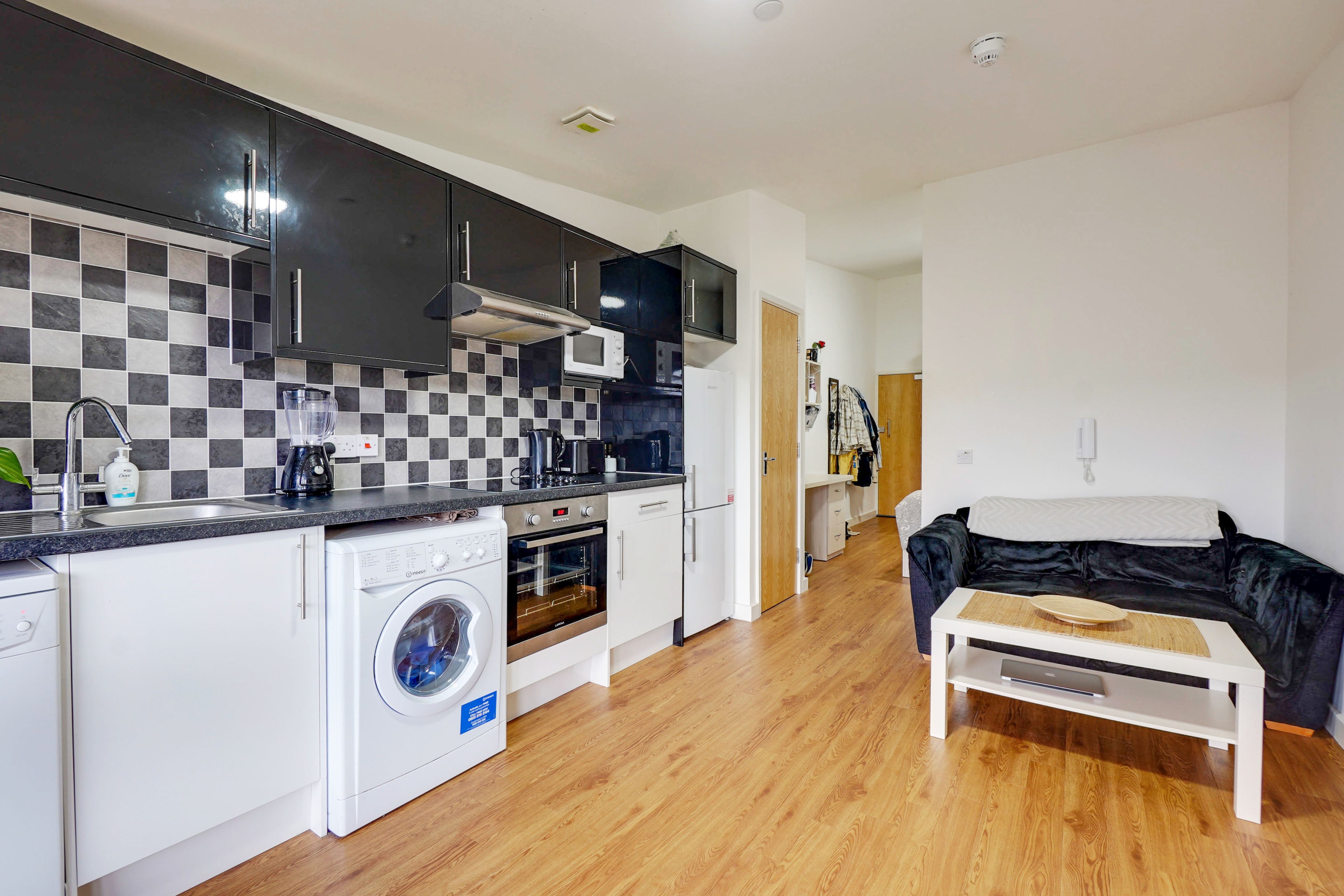 Flat Sturry Road in Canterbury