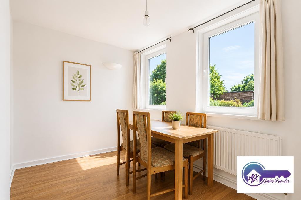 Flat Burlington Close in City of Westminster