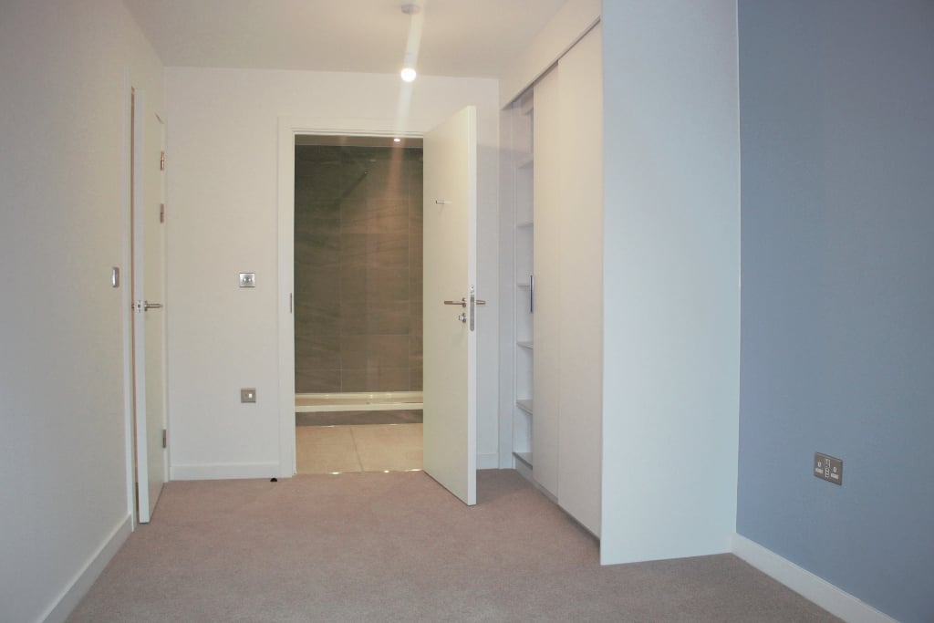 Flat Lockside Lane in Salford