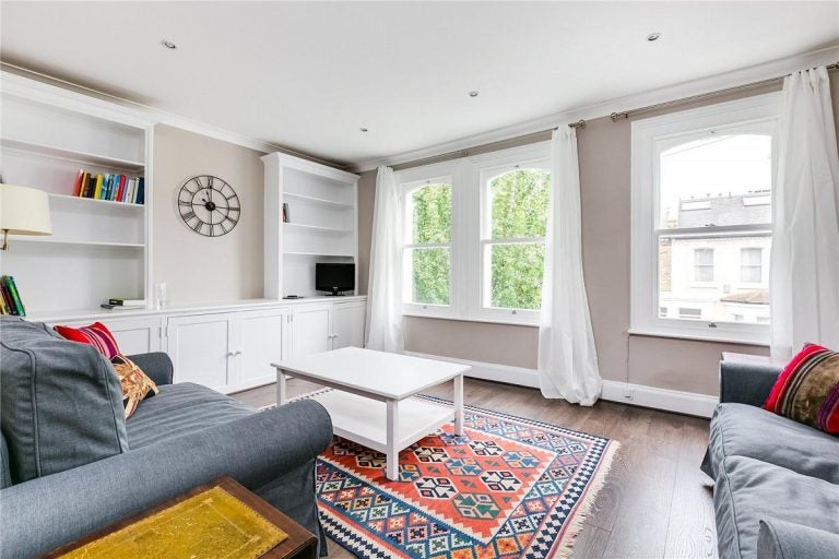 Flat Brookville Road in Greater London