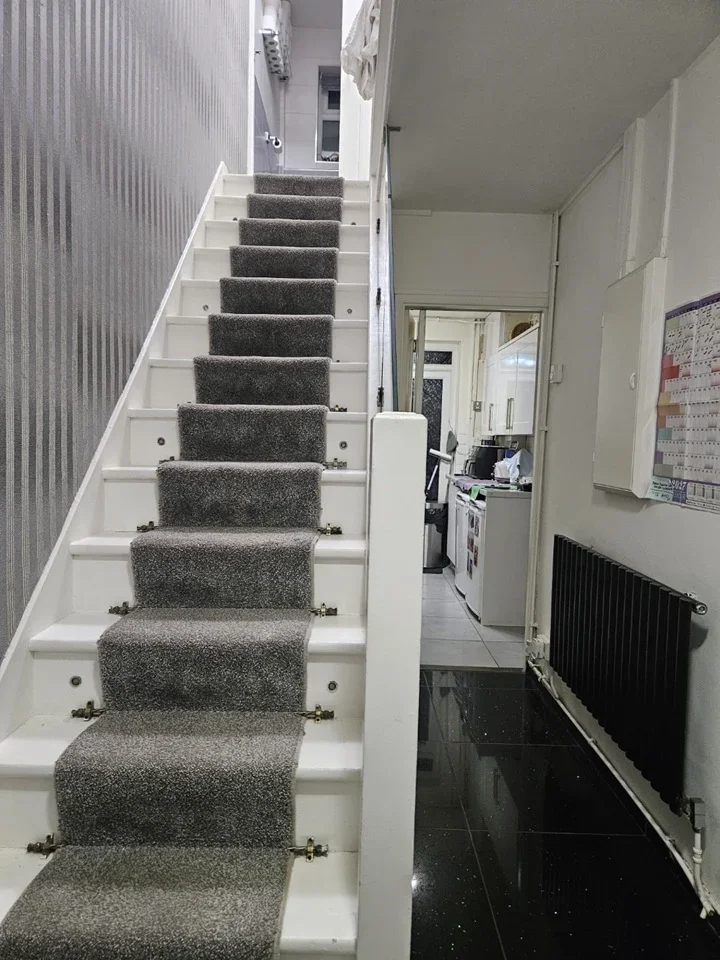 Room Greystead Road in Greater London