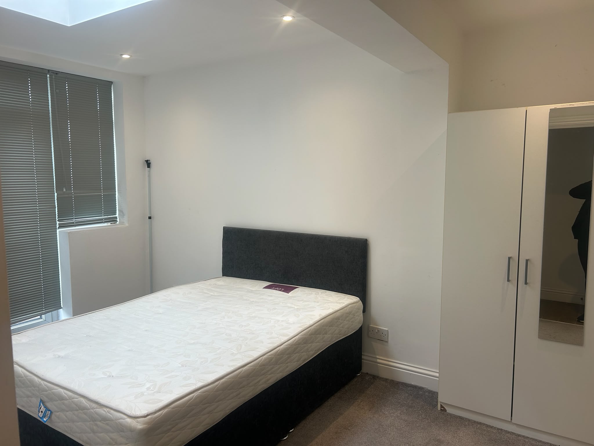 Room Cavendish Avenue in Greater London