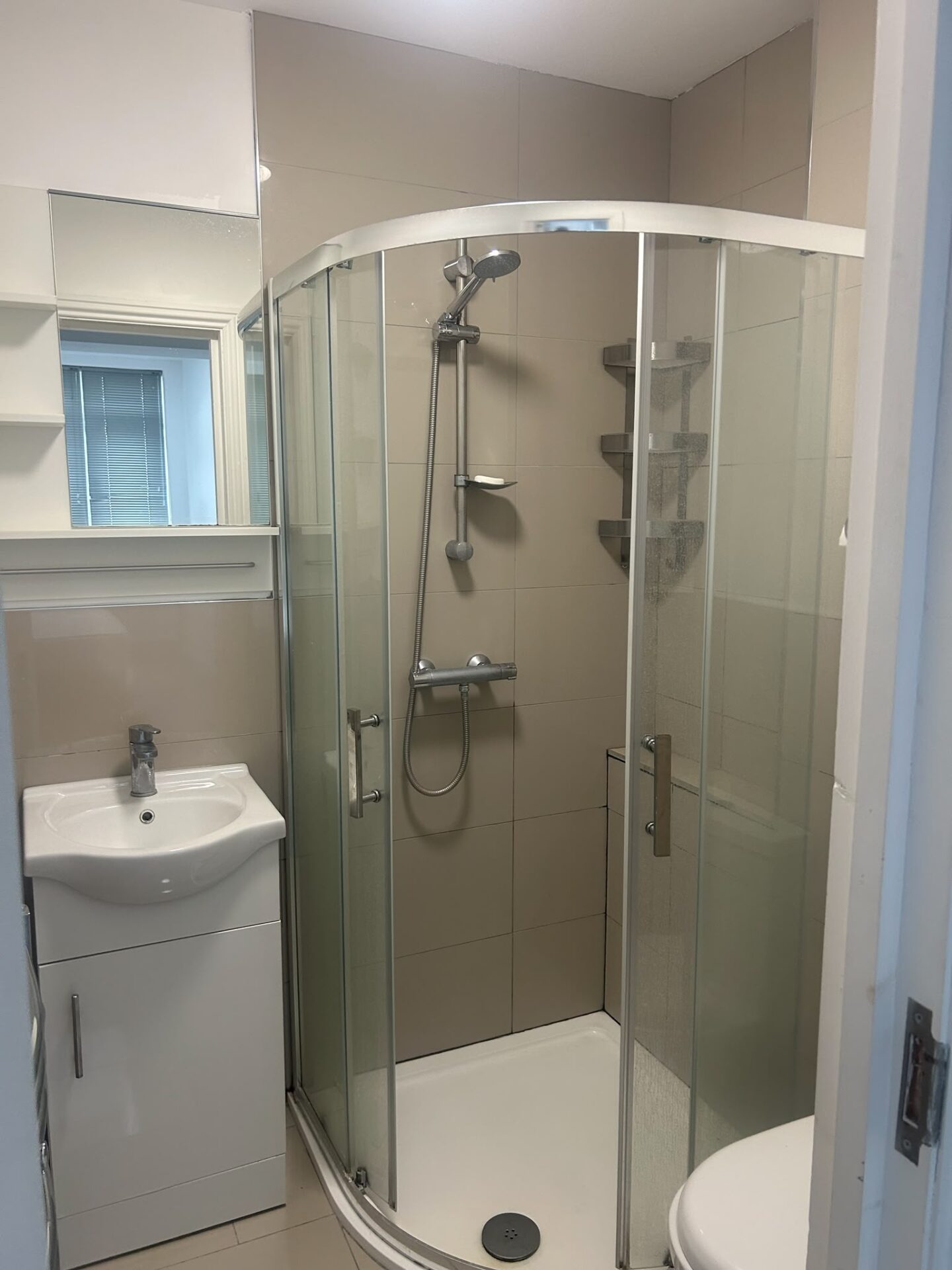 Room Cavendish Avenue in Greater London