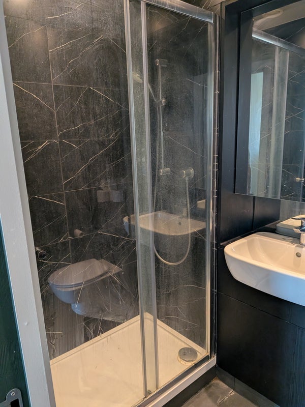 Room Pilots Way in Greater London
