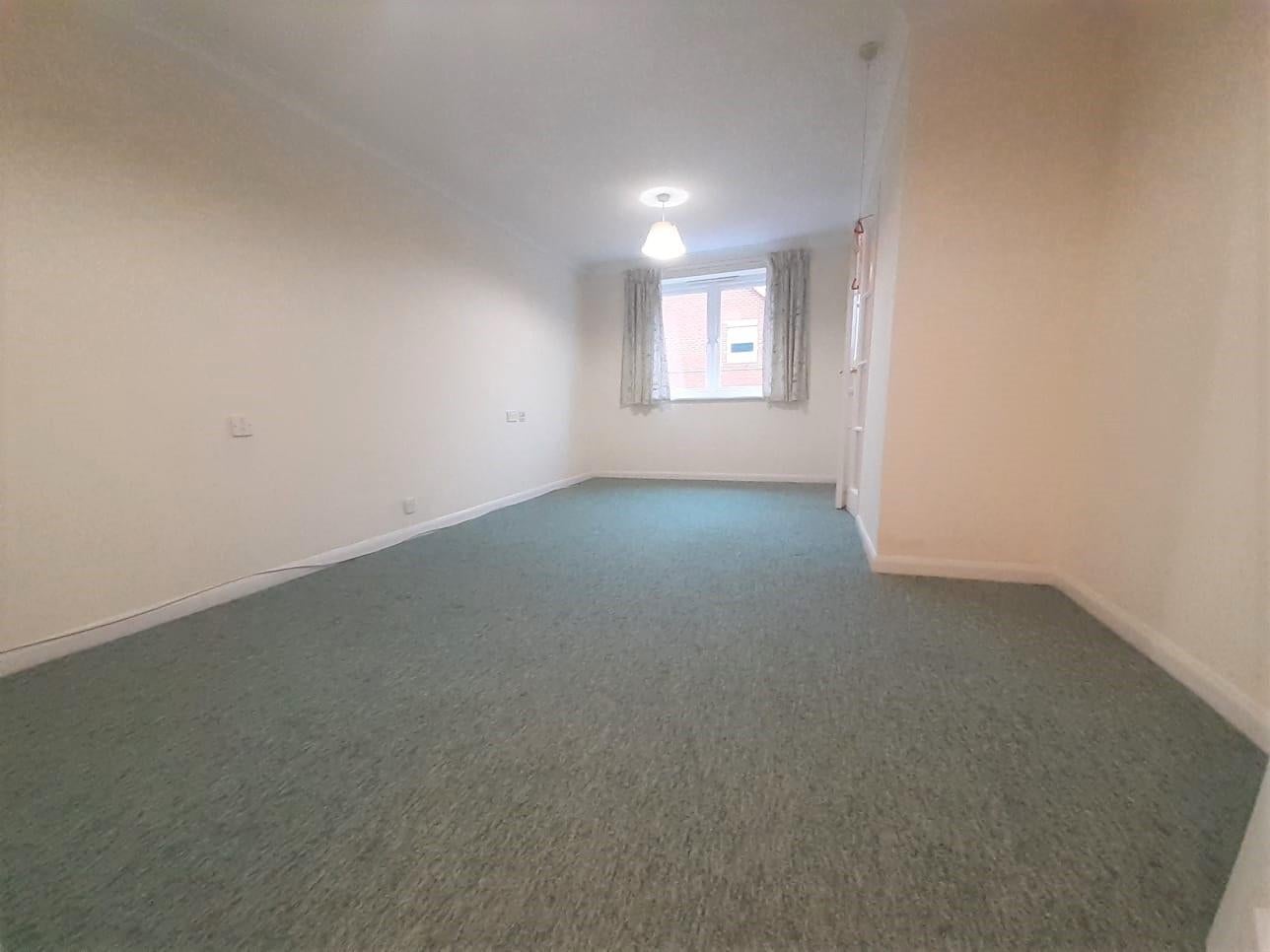 Flat Willow Road in Aylesbury