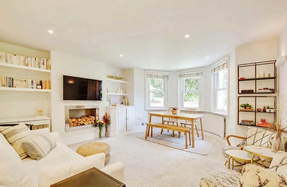 Flat Holmdale Road in London