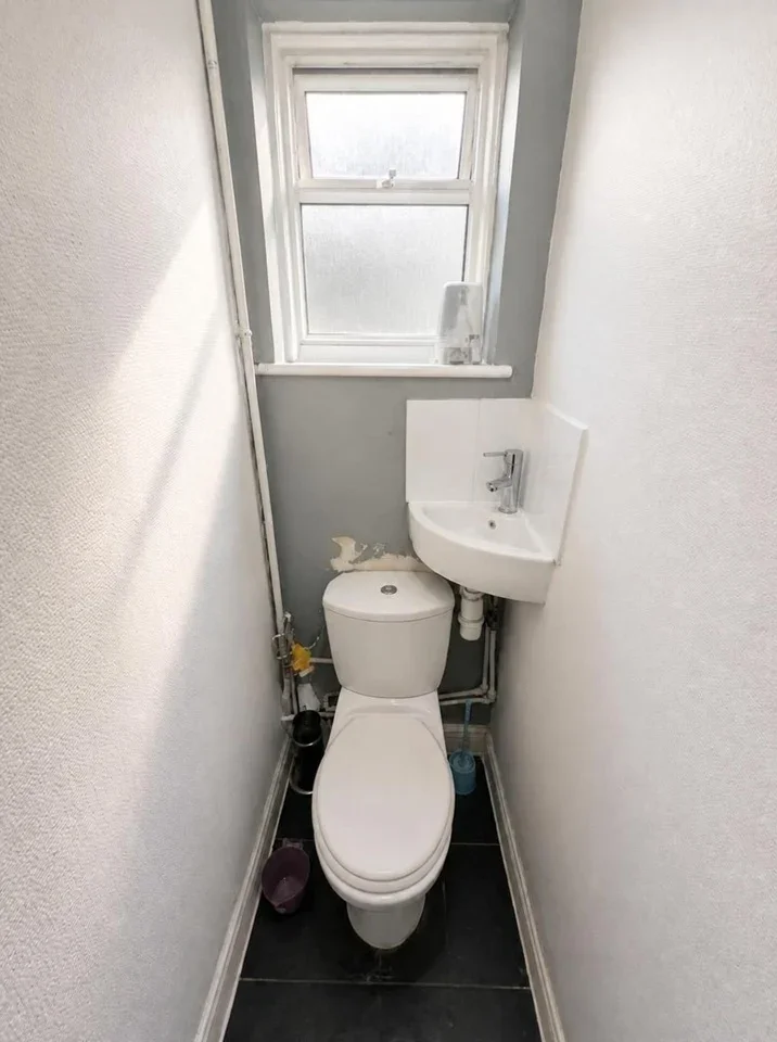 Room South Lambeth Road in Greater London