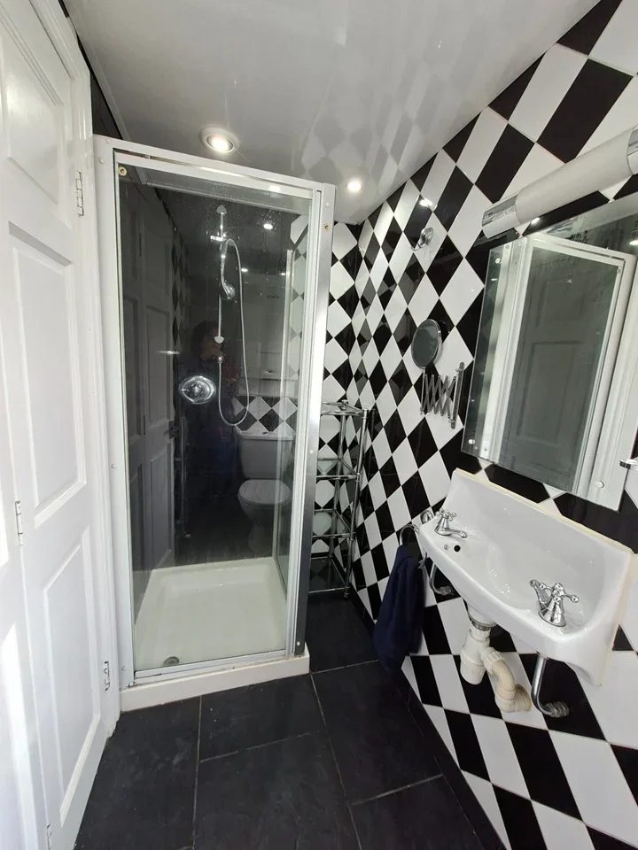 Room Kings Road in Birmingham