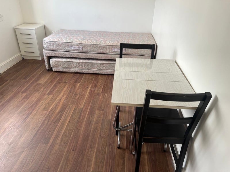 Room Rochdale Road in Greater London