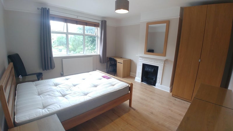 Room Lancaster Road in Rugby