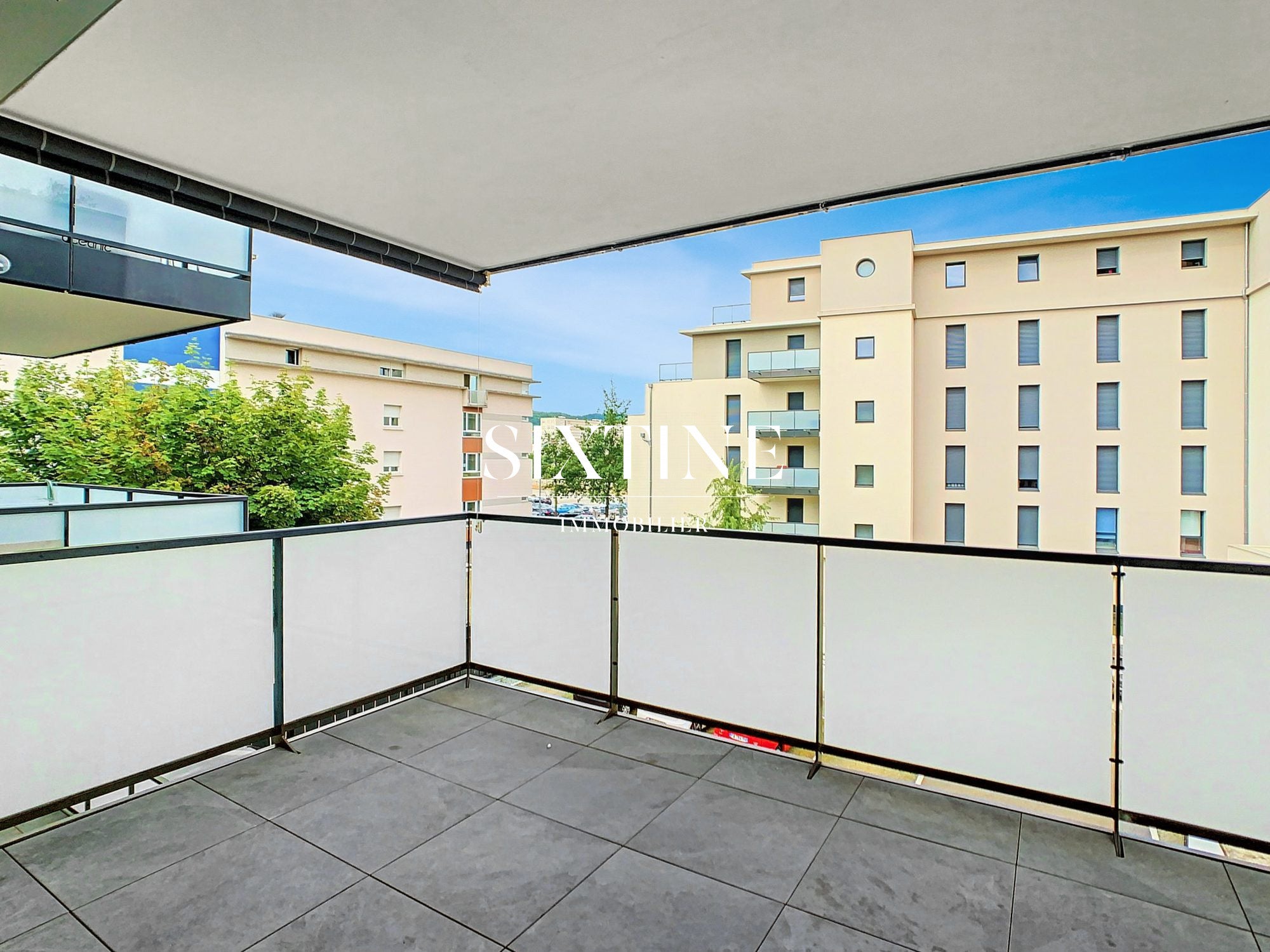 Flat Place de la Grenouille in Bourgoin-Jallieu