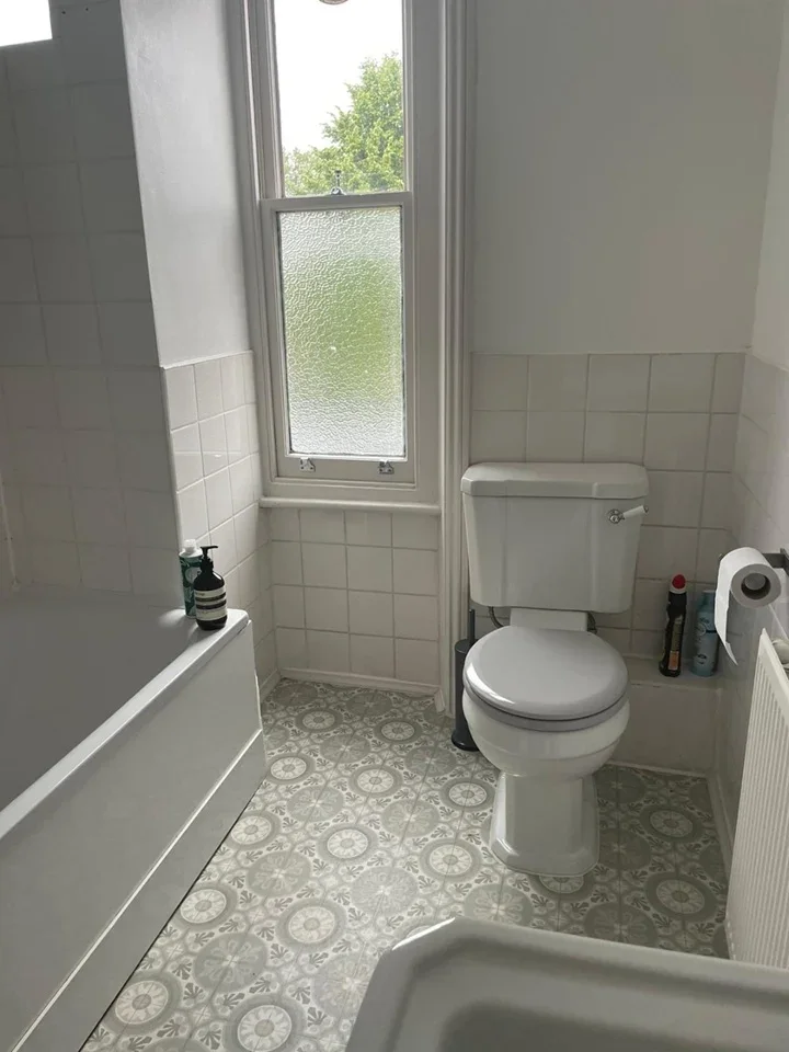 Flat Sotheby Road in Greater London
