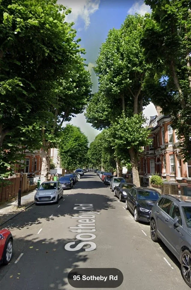 Flat Sotheby Road in Greater London