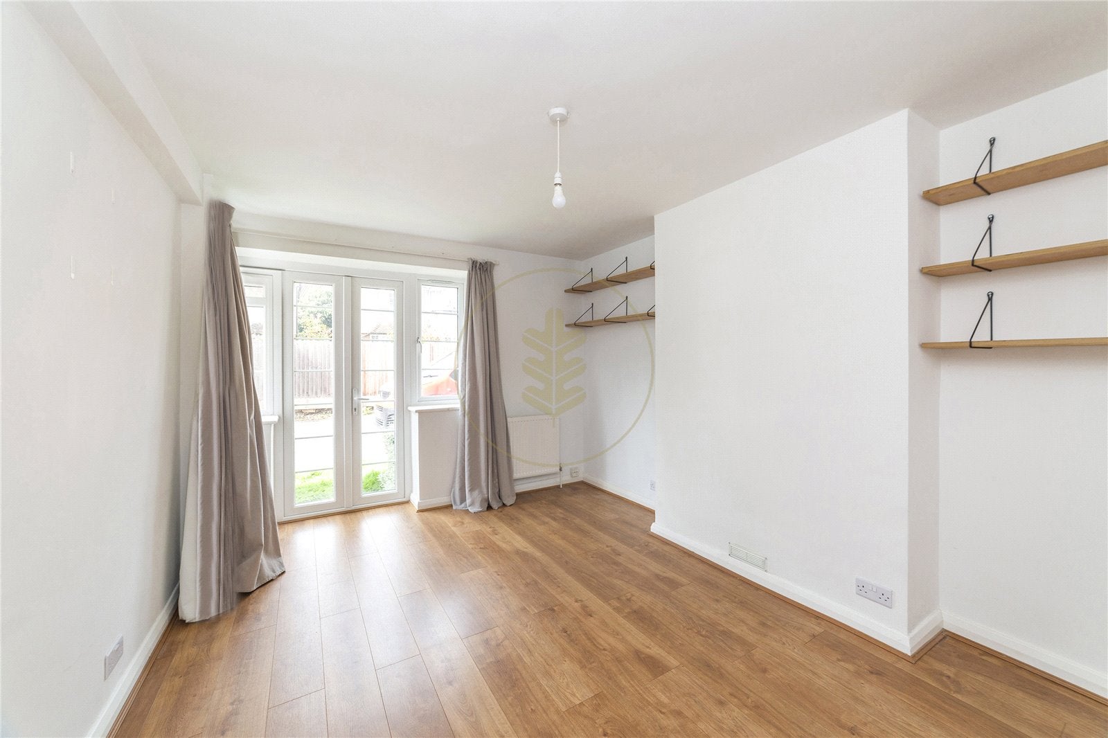 Flat Beech Lawns in Greater London