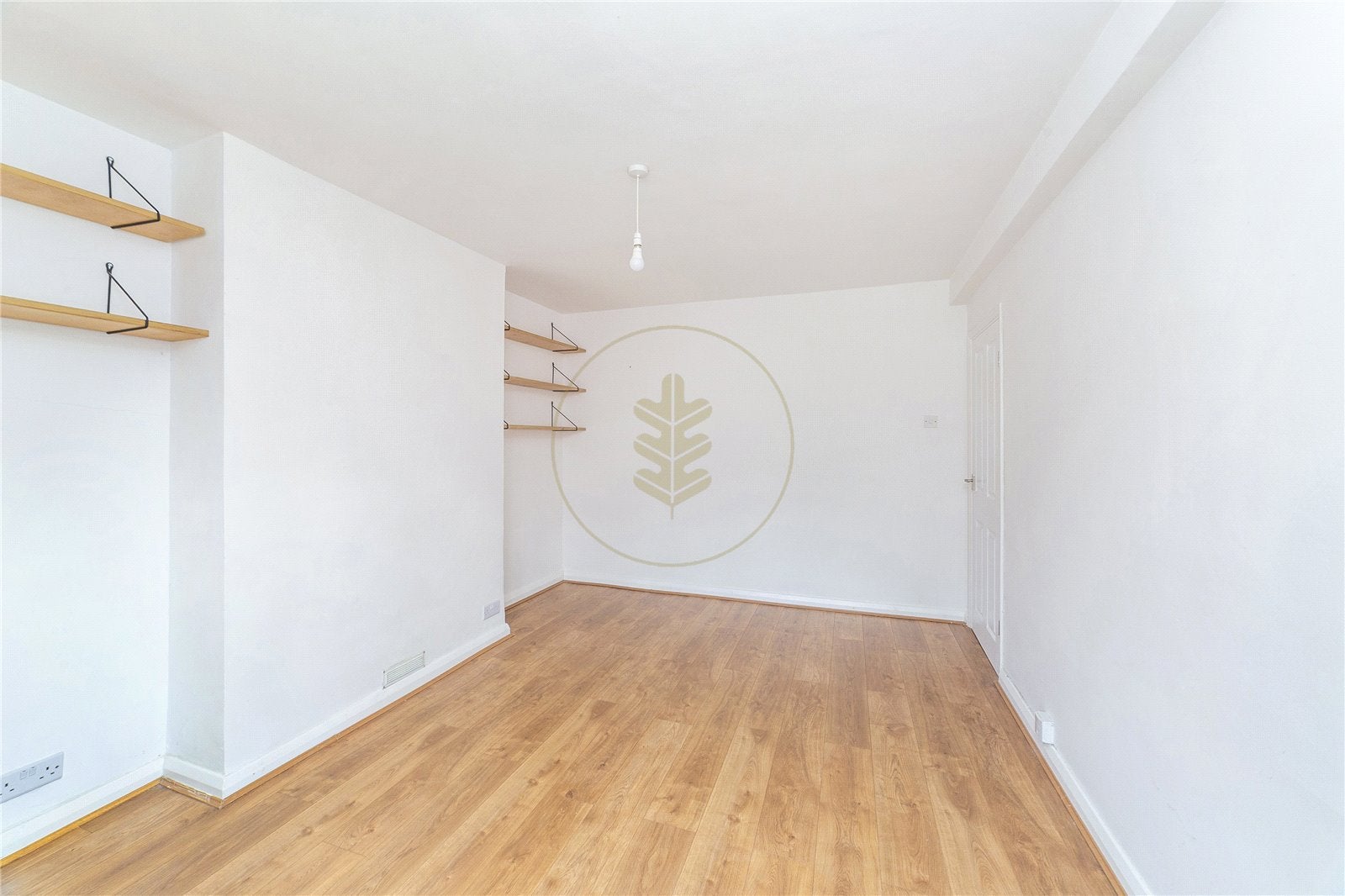 Flat Beech Lawns in Greater London