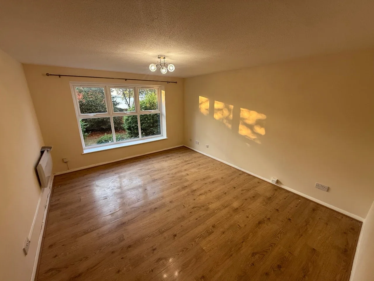 Flat Voyagers Close in Greater London