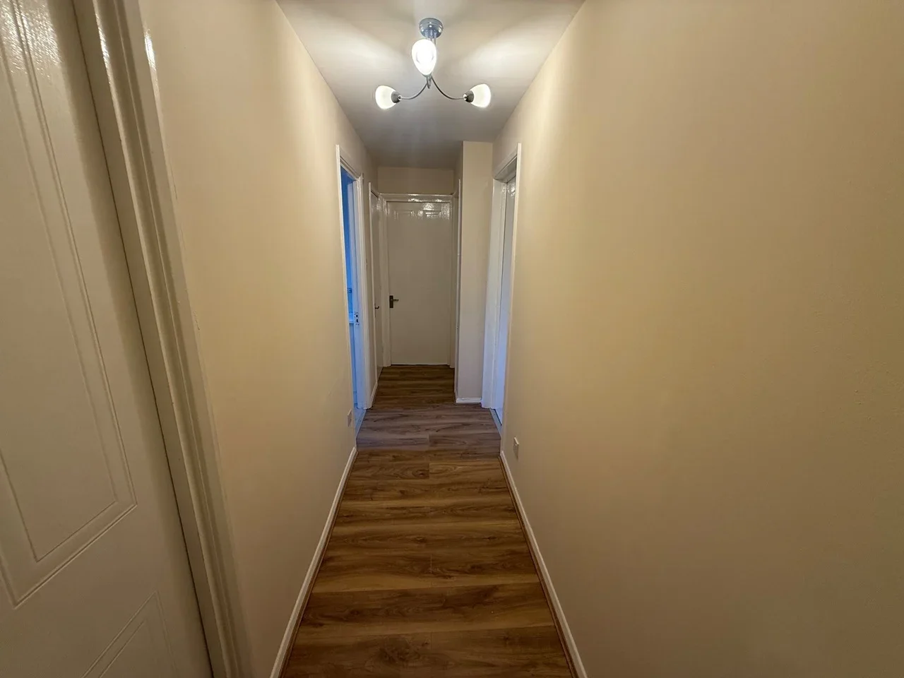 Flat Voyagers Close in Greater London