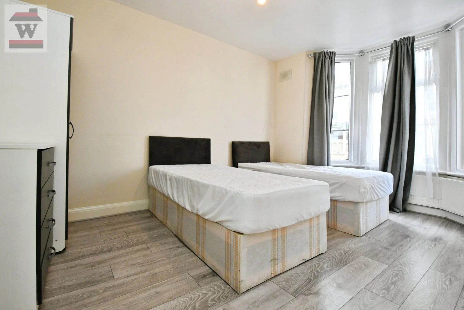 Flat Cecil Road in Greater London