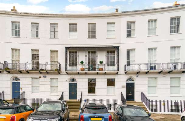 House Royal Crescent in Cheltenham