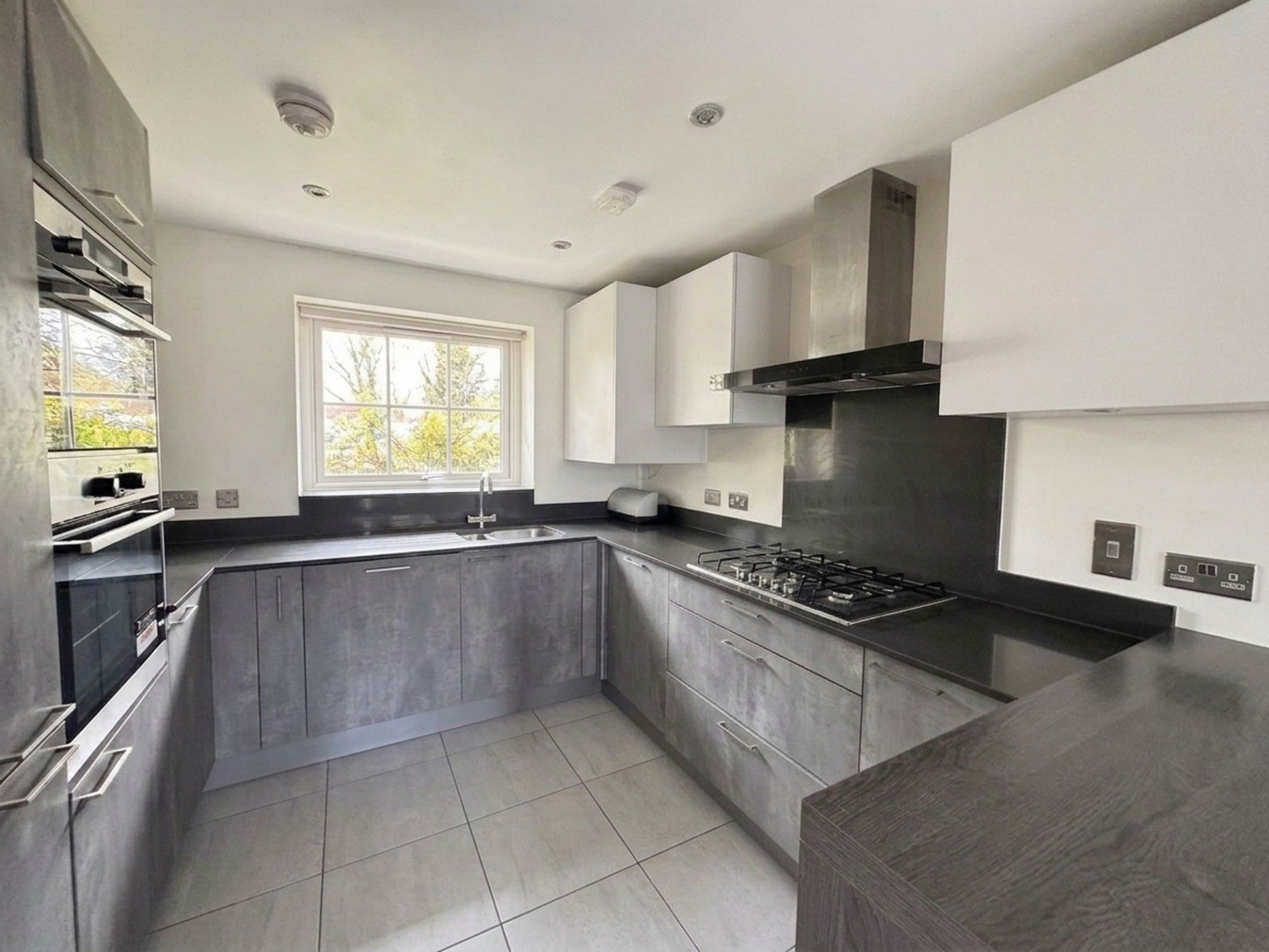 House De Havilland Way in Abbots Langley