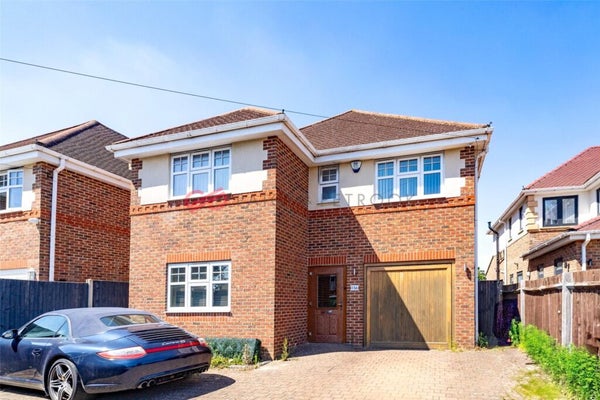 House Eastcote Road in London