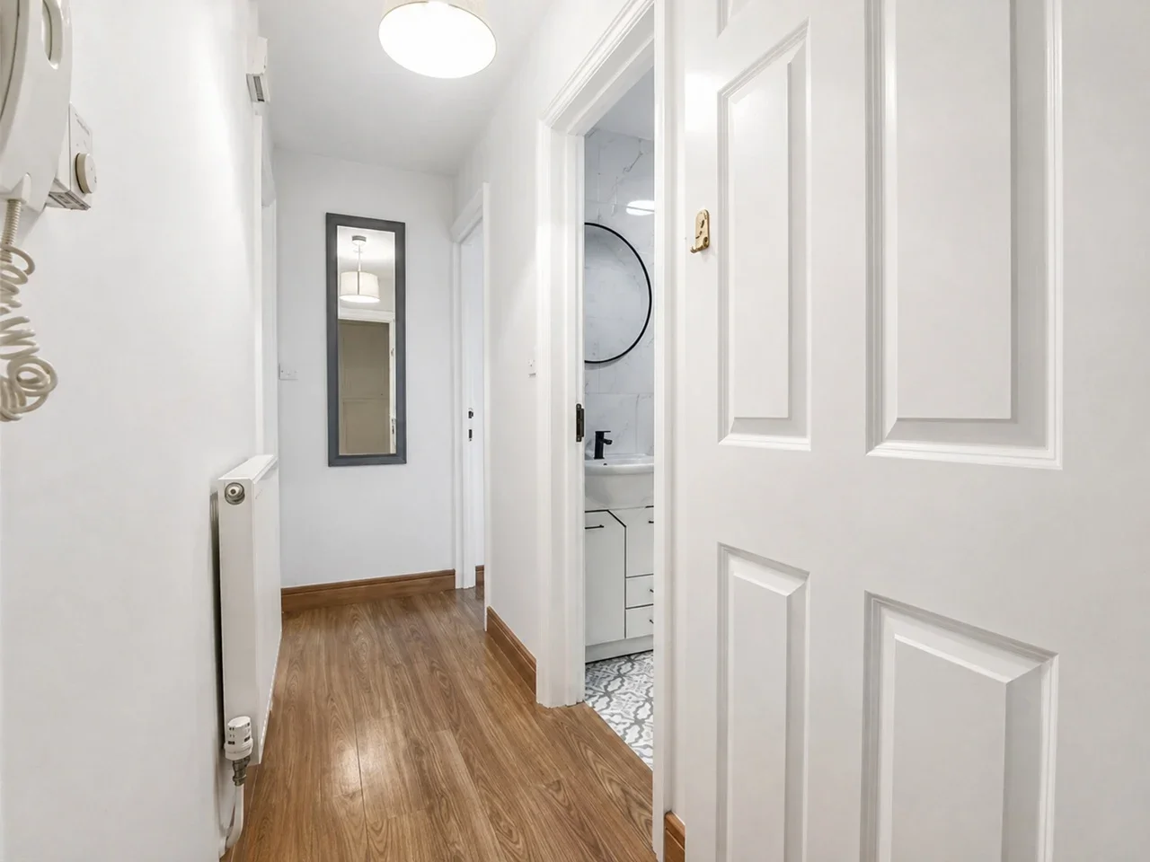 Flat Clarence Road in Greater London