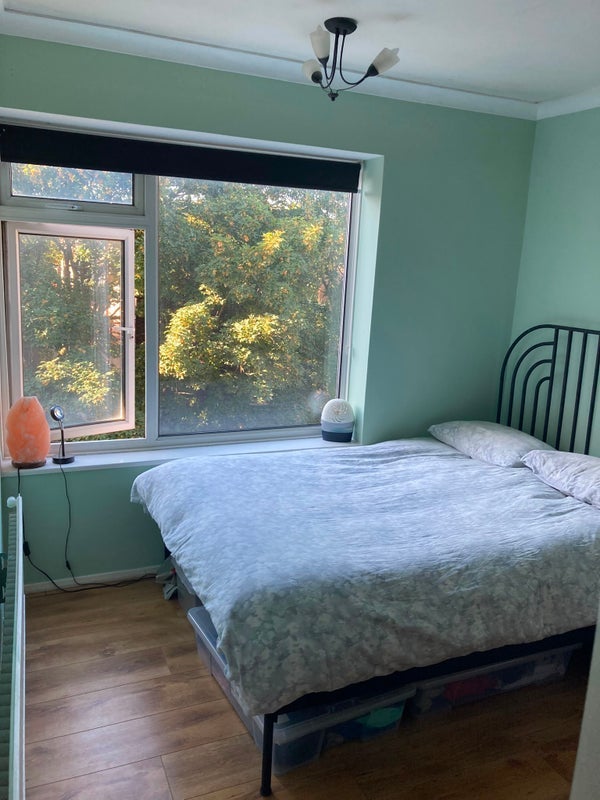 Room Millstream Road in Greater London