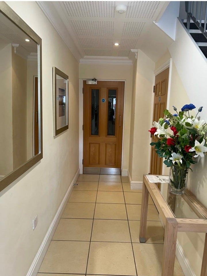Flat Packhorse Road in Gerrards Cross