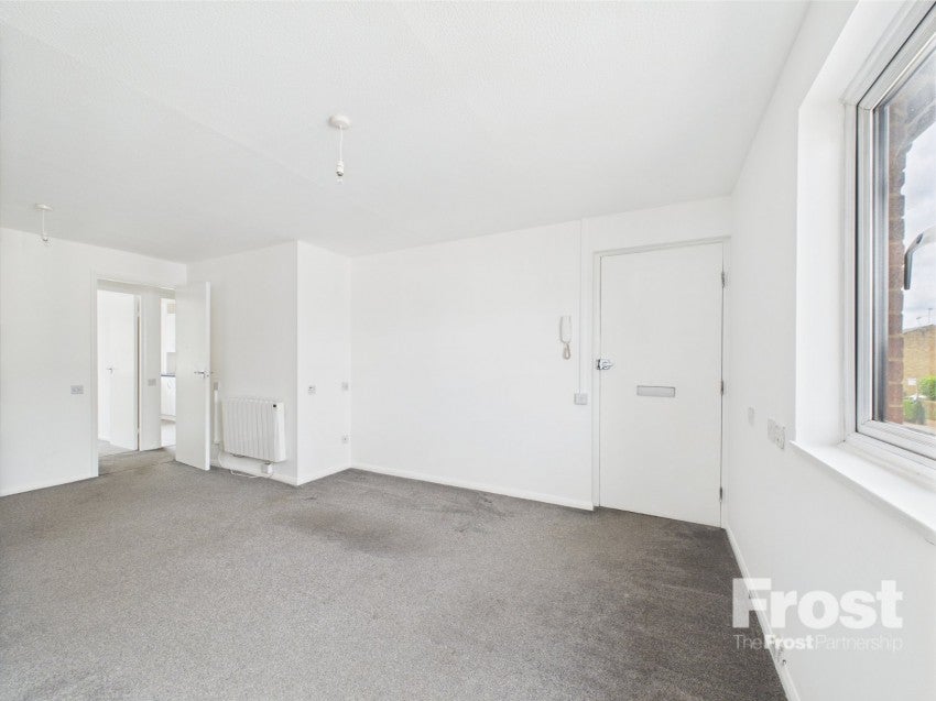 Flat Horton Road in Datchet