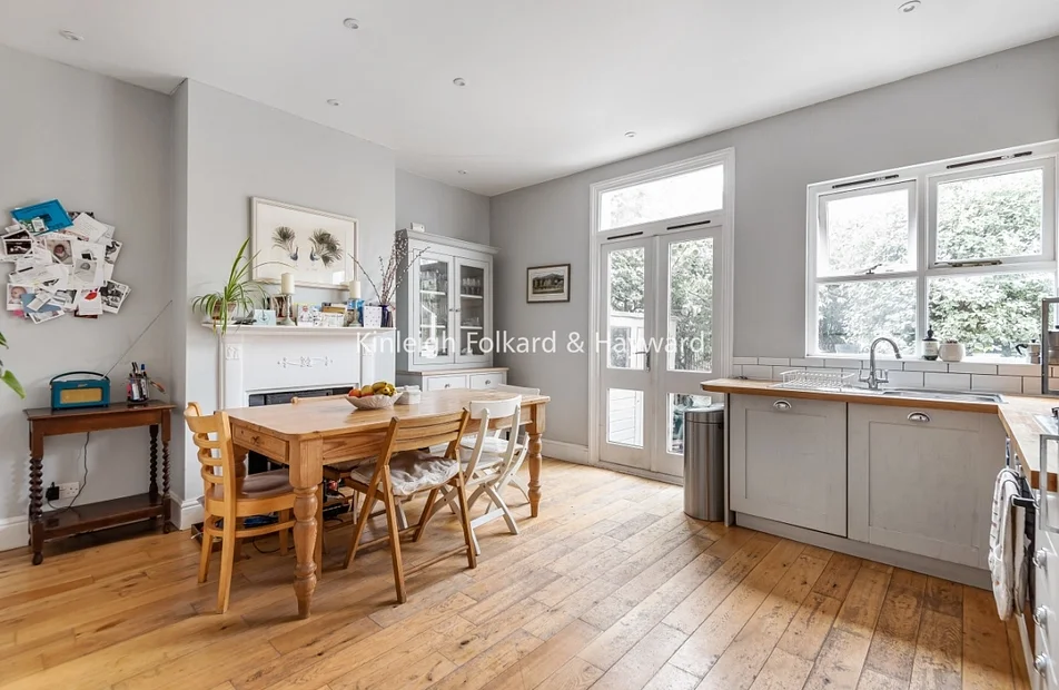 House Gassiot Road in Greater London