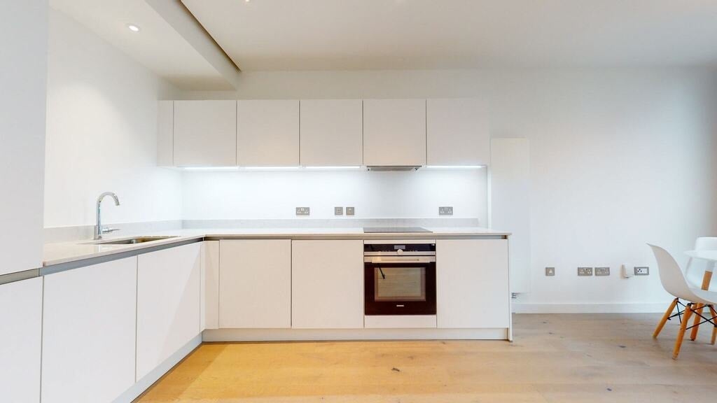 Flat Highgate Hill in Greater London