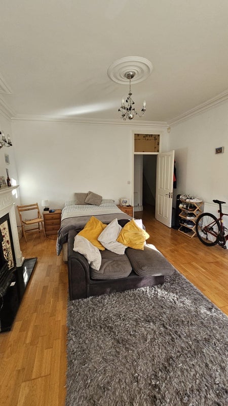 Room Cornford Grove in Greater London