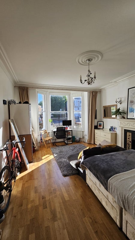 Room Cornford Grove in Greater London