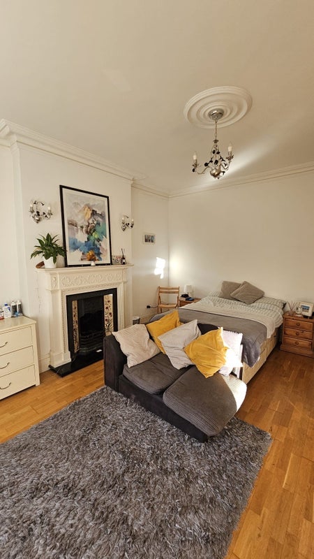 Room Cornford Grove in Greater London