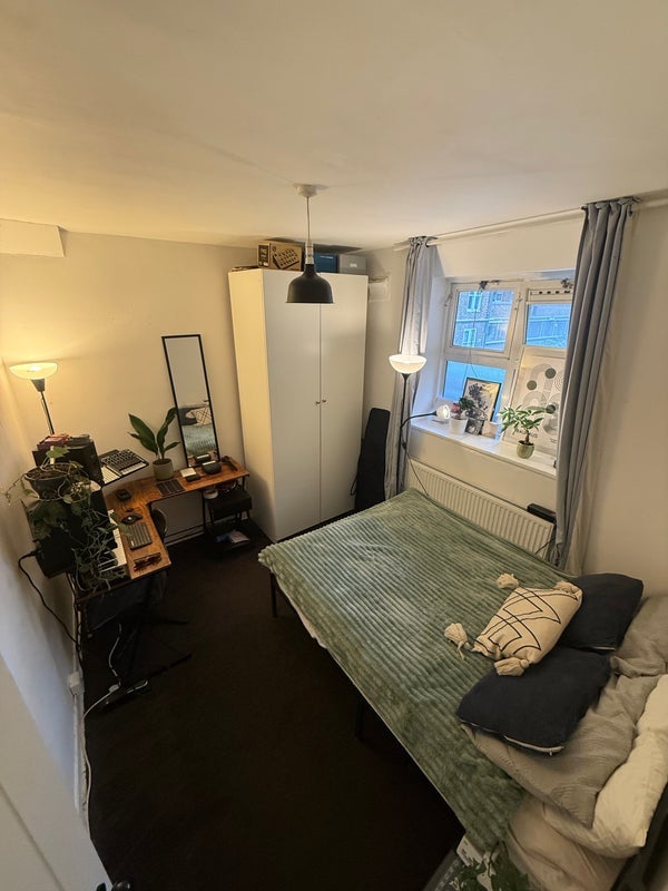 Room Amhurst Road in Greater London