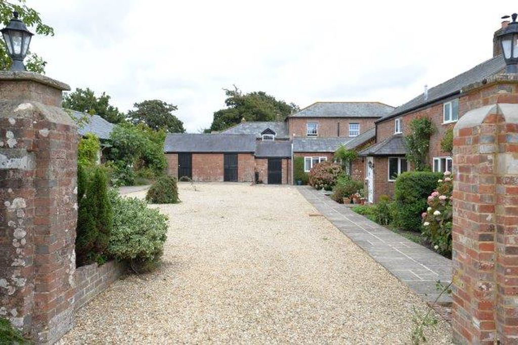 House Home Farm Road in Verwood