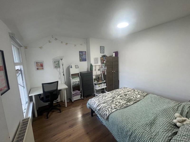 Room Gunton Road in Greater London