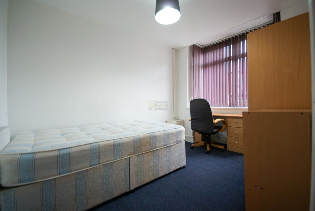 Room Alton Road in Birmingham