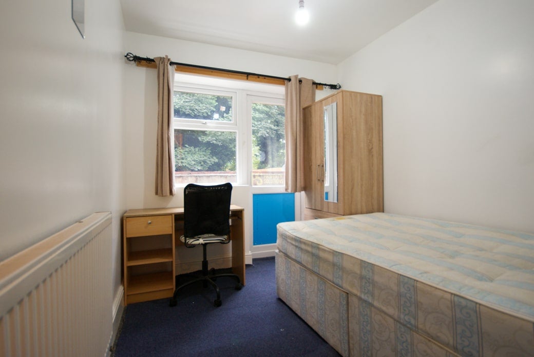 Room Alton Road in Birmingham