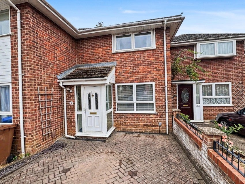 House Grovebury Dell in Northampton