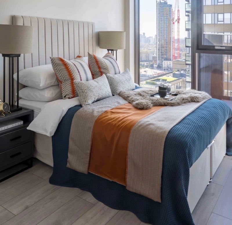 Flat Dante Place in Greater London