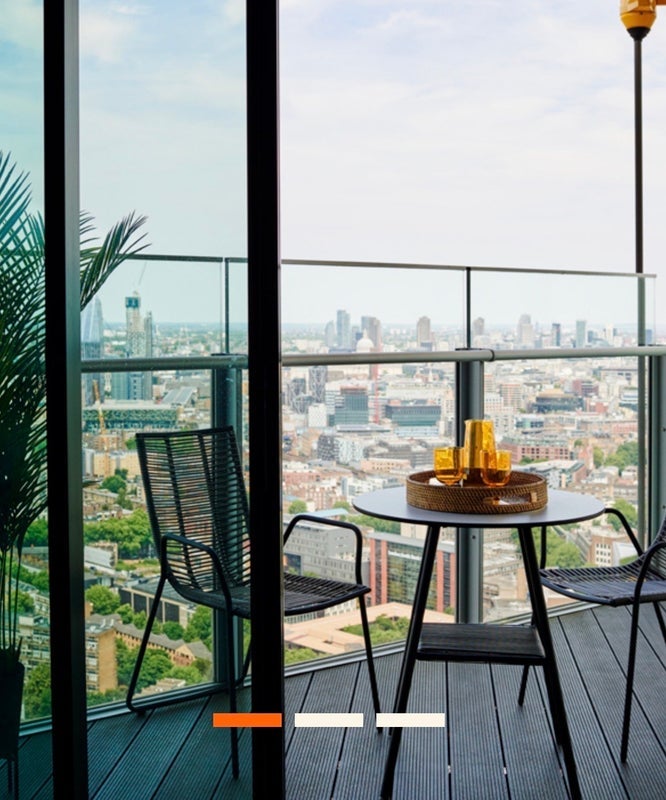 Flat Dante Place in Greater London