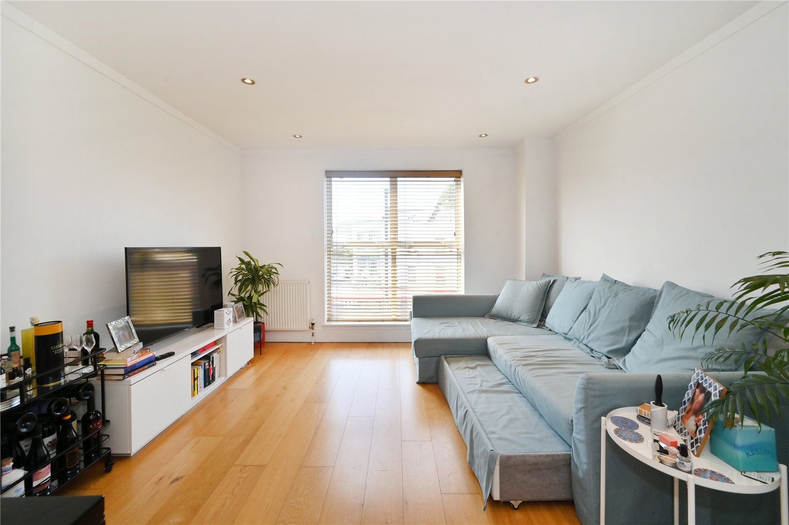 Flat Holloway Road in Greater London